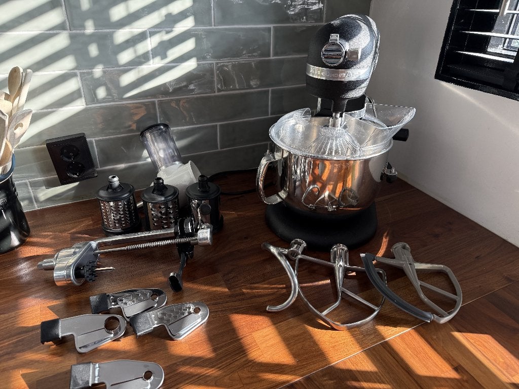 kitchen aid Artisan, Witgoed en Apparatuur, Keukenmixers, 4 liter of meer, Ophalen, Zo goed als nieuw, 3 snelheden of meer
