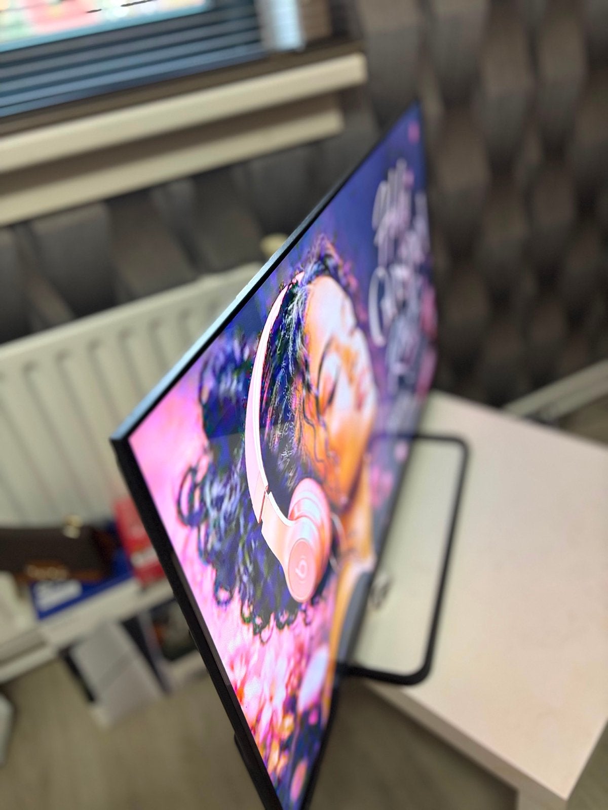 PEAQ Smart TV - 100 cm of meer - Zo goed als nieuw, LED, 50 Hz, Zo goed als nieuw, 100 cm of meer