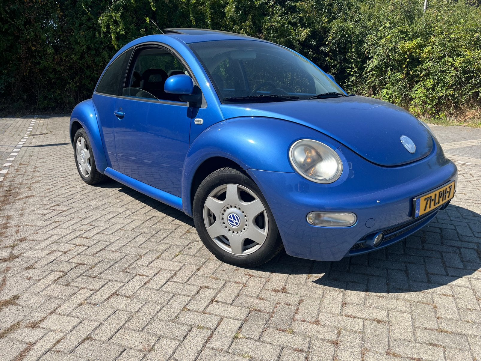 Volkswagen Beetle (Kever) 2.0 85KW 1999 Blauw, Voorwielaandrijving, Beetle (Kever), 4 cilinders, 1984 cc