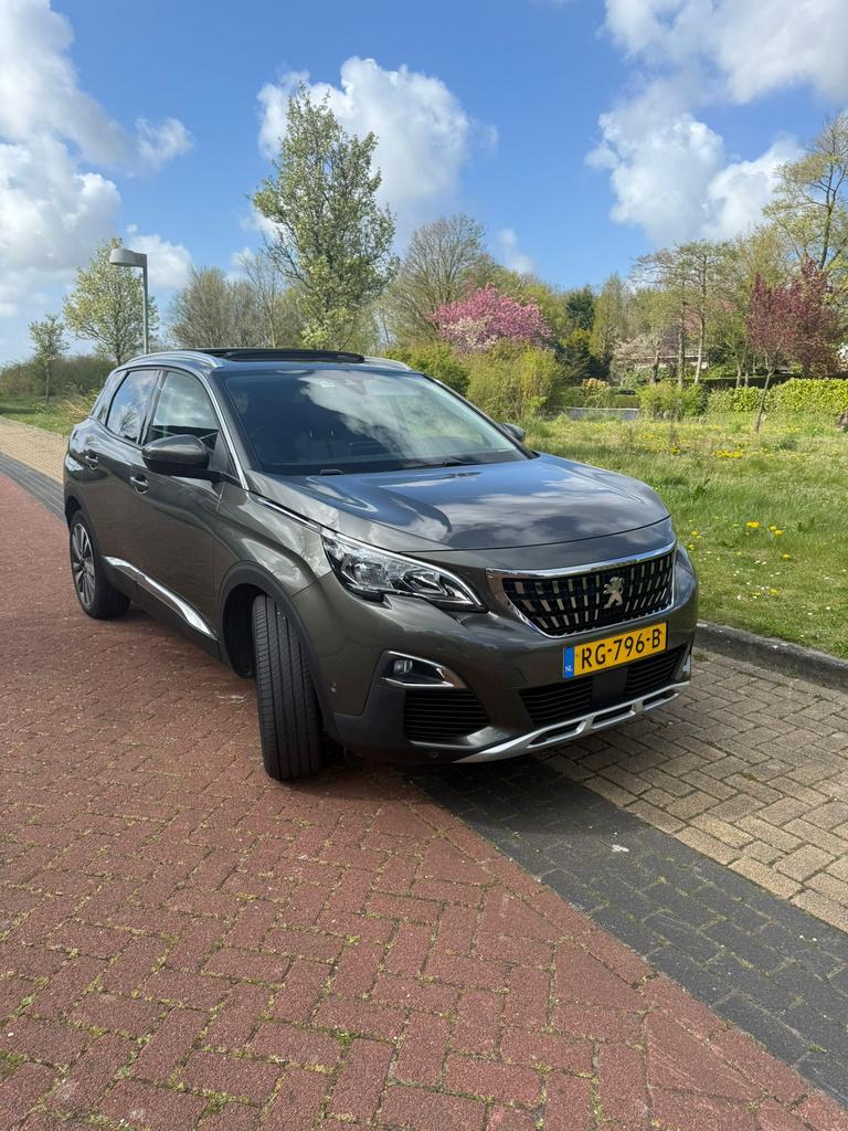 Peugeot 3008 1.2 PureTech Allure/Panoramadak/, Auto's, 1199 cc, Leder en Stof, Origineel Nederlands, 1200 kg