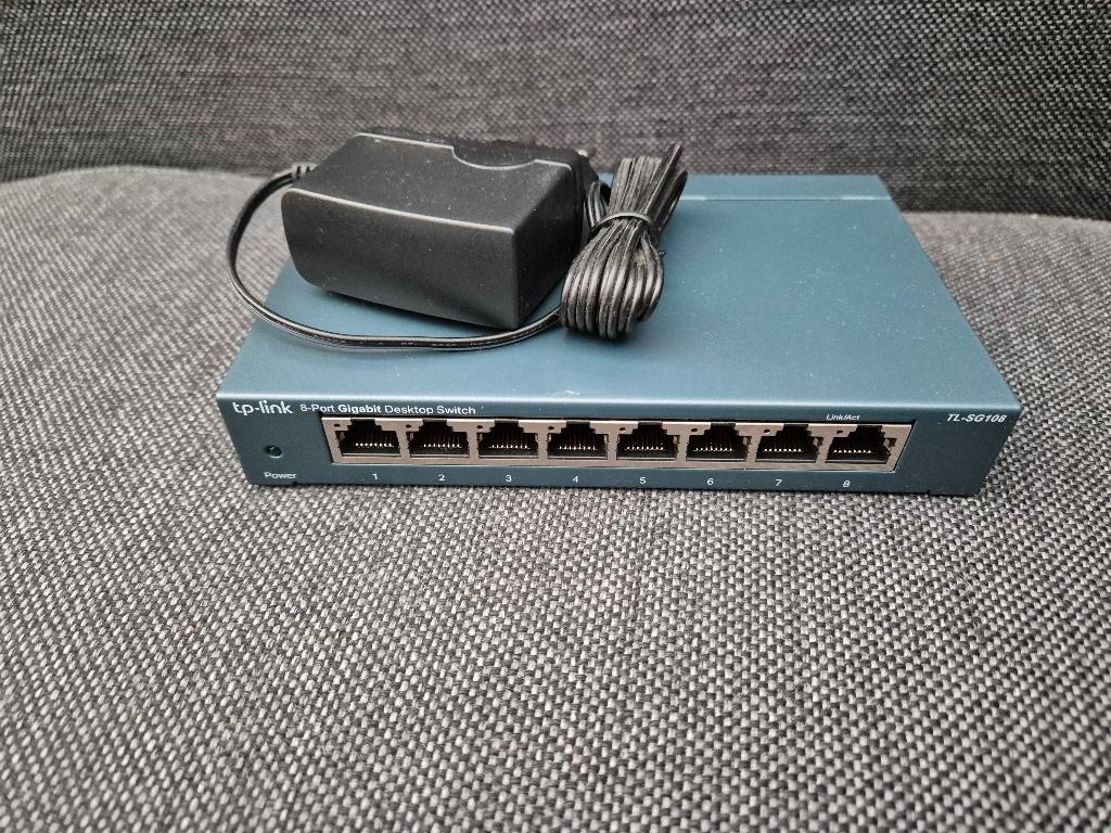 TP-Link TL-SG108, Computers en Software, Netwerk switches, Zo goed als nieuw, Ophalen of Verzenden
