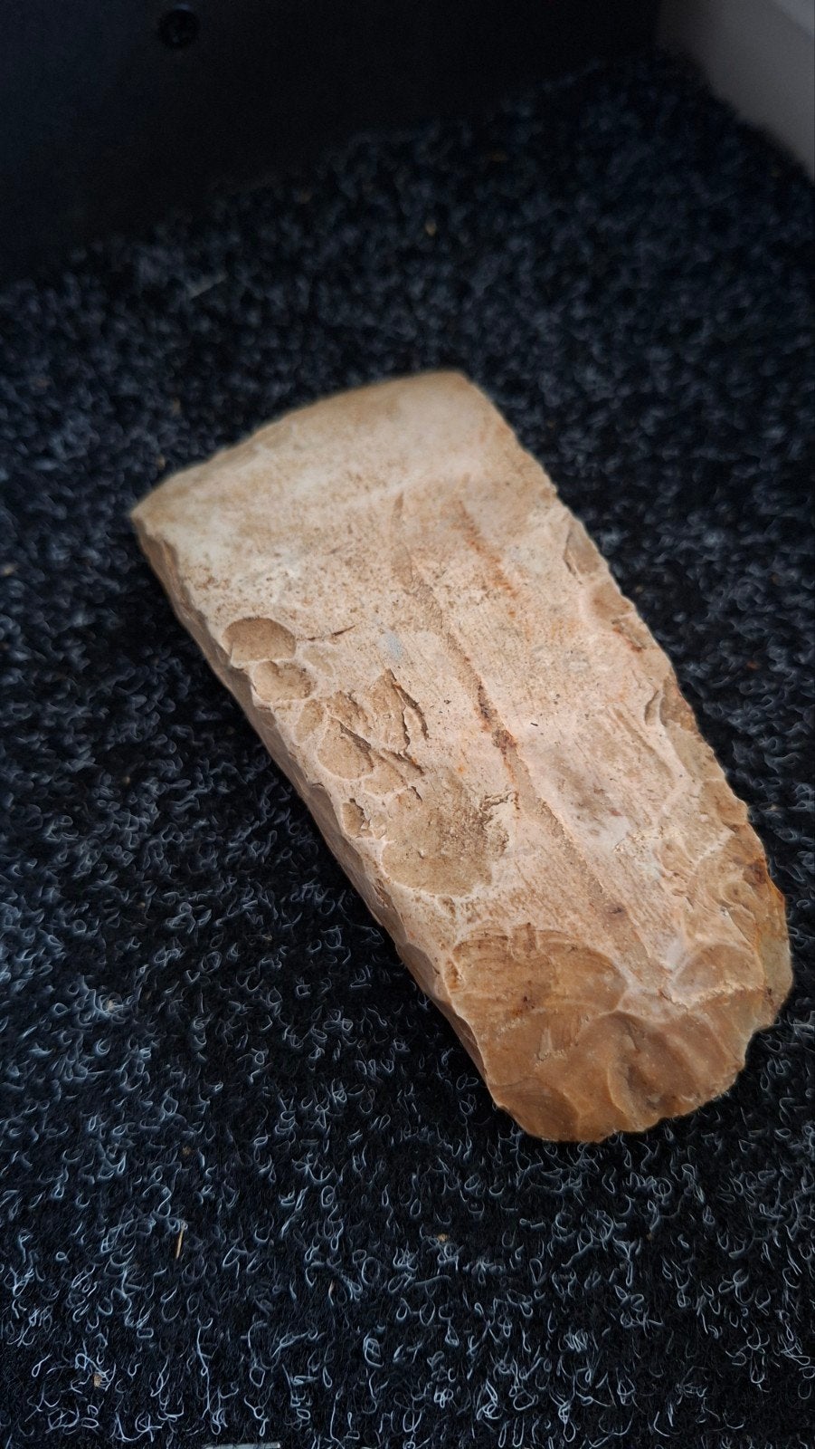 Handast- 12 cm lang Neolithicum 4000jr prehistorie, Verzamelen, Mineralen en Fossielen, Ophalen of Verzenden