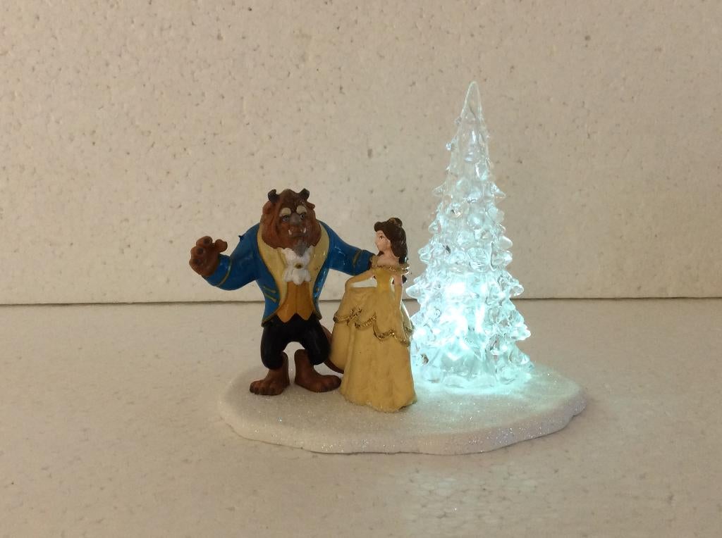 Beeldje: led kerstboom met Disney figuren Belle en het Beest, Verzamelen, Disney, Ophalen of Verzenden, Assepoester of Belle, Zo goed als nieuw