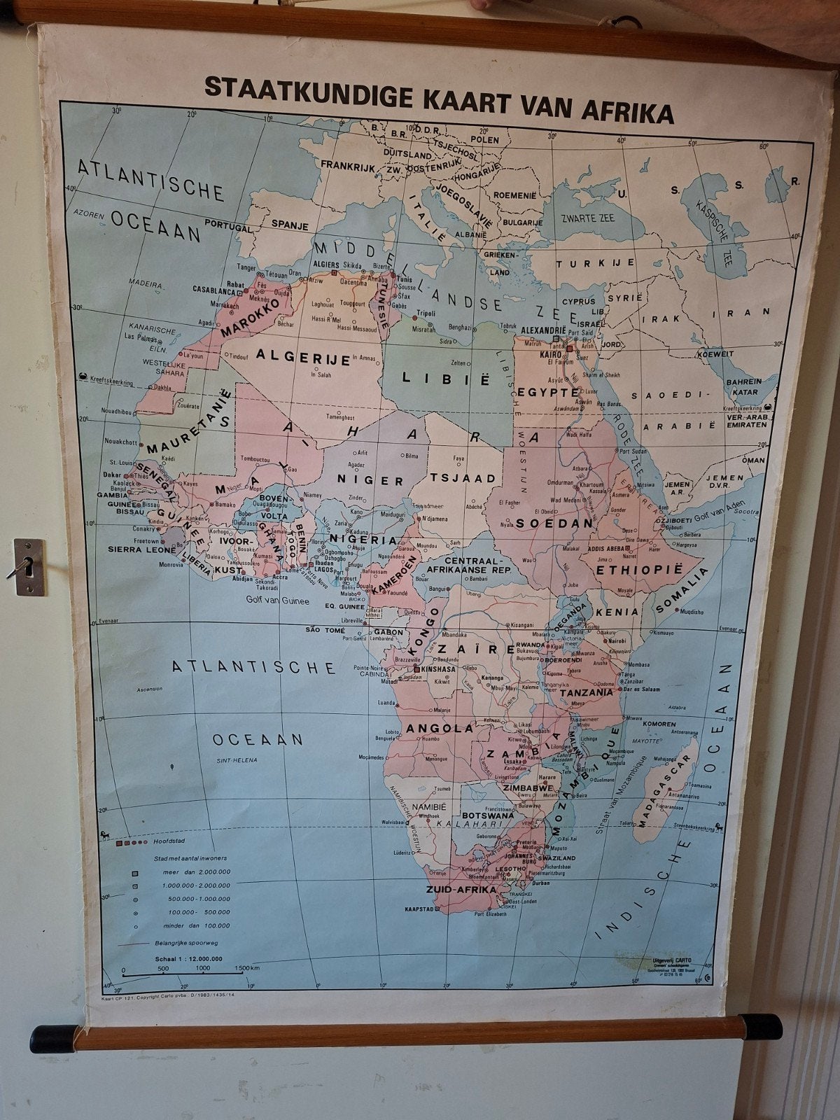 Staatkundige kaart van Afrika, Antiek en Kunst, Antiek | Schoolplaten, Ophalen of Verzenden, Aardrijkskunde
