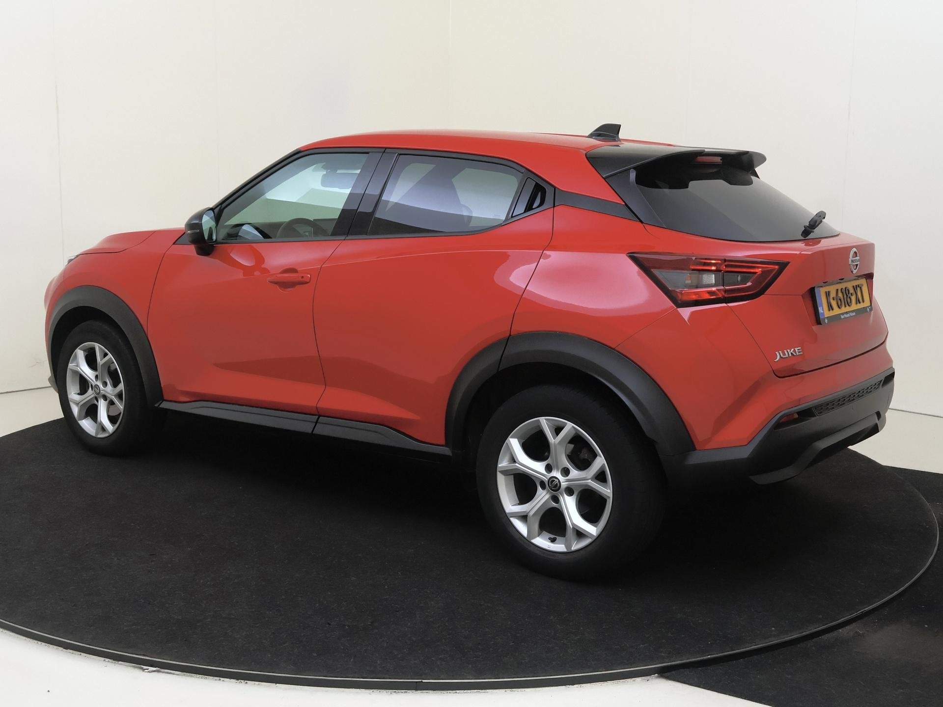 Foto 3 van Nissan Juke 1.0 DIG-T N-Connecta | Achteruitrijcamera | Appl