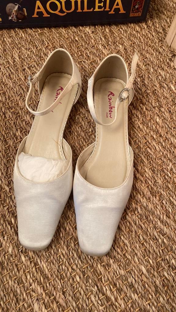 Trouwschoenen lage hak ivoorwit maat 41, Kleding | Dames, Trouwkleding en Trouwaccessoires, Ophalen of Verzenden, Zo goed als nieuw