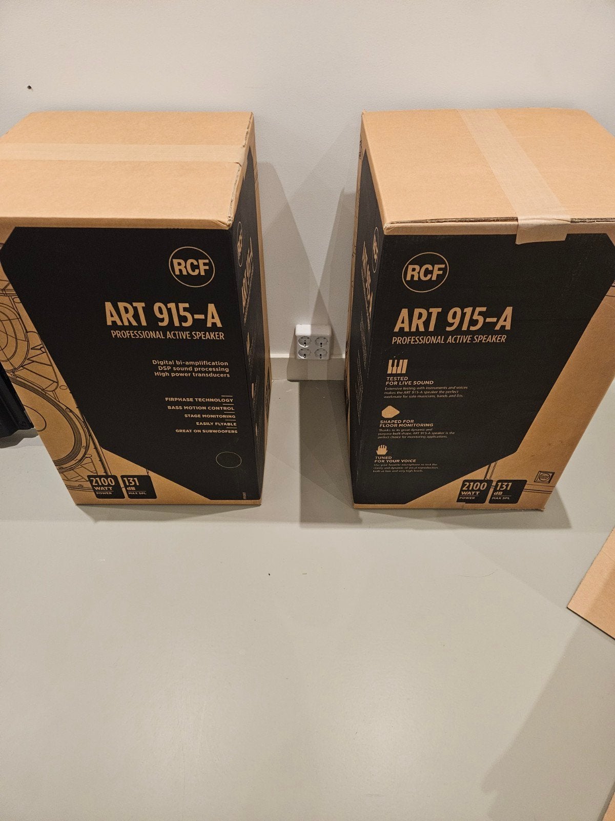 Te koop nieuwe set RCF 915A., Ophalen, Nieuw, Licht