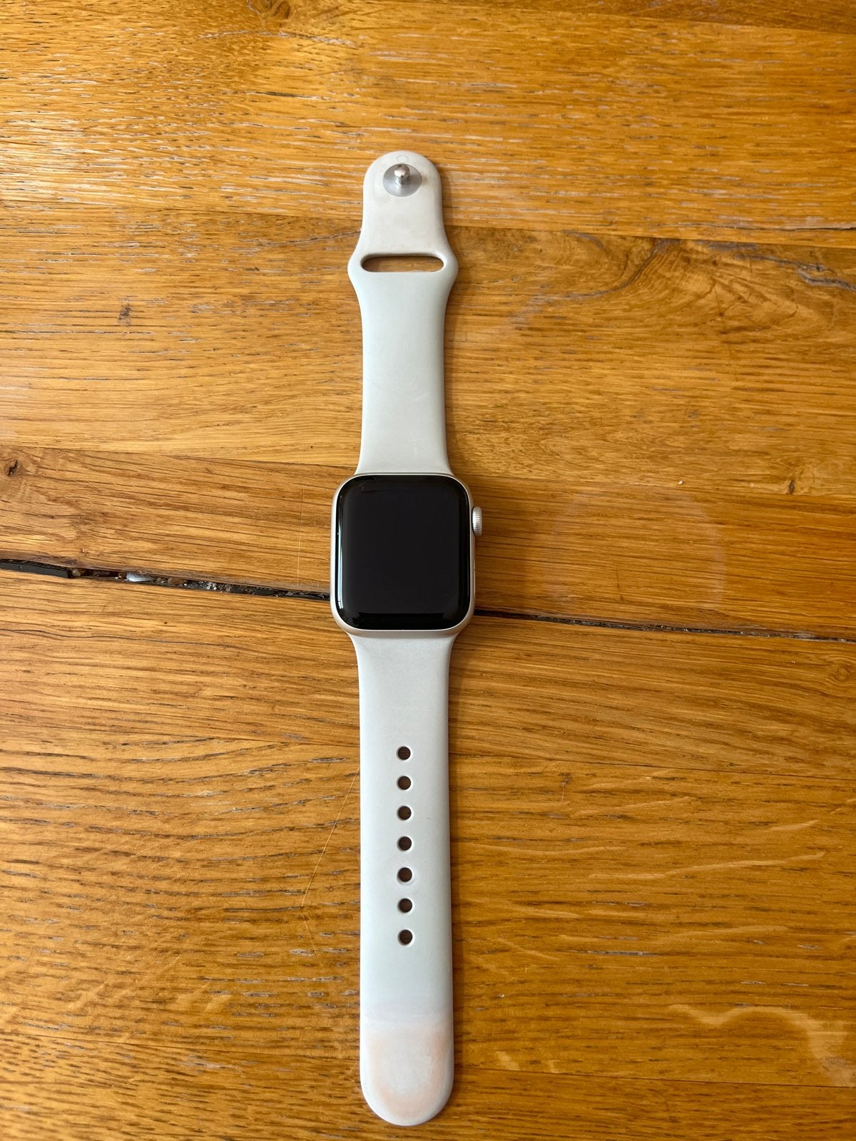 Apple Watch SE (2e gen) - Zilver met wit bandje, Gebruikt, IOS, Ophalen of Verzenden, Waterdicht
