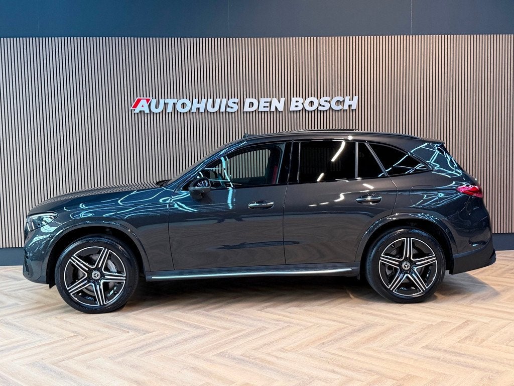 Mercedes-Benz GLC-klasse 400e 4MATIC AMG Line 381PK - Pano, Auto's, Mercedes-Benz, Automaat, Gebruikt, Vierwielaandrijving, Adaptive Cruise Control
