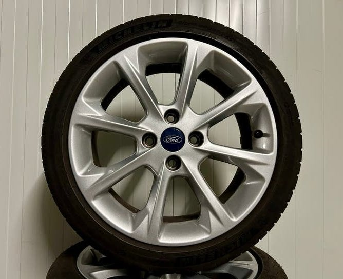 Ford Fiesta MK8 17 inch 4x108 Zomer Michelin PS4 TPMS
