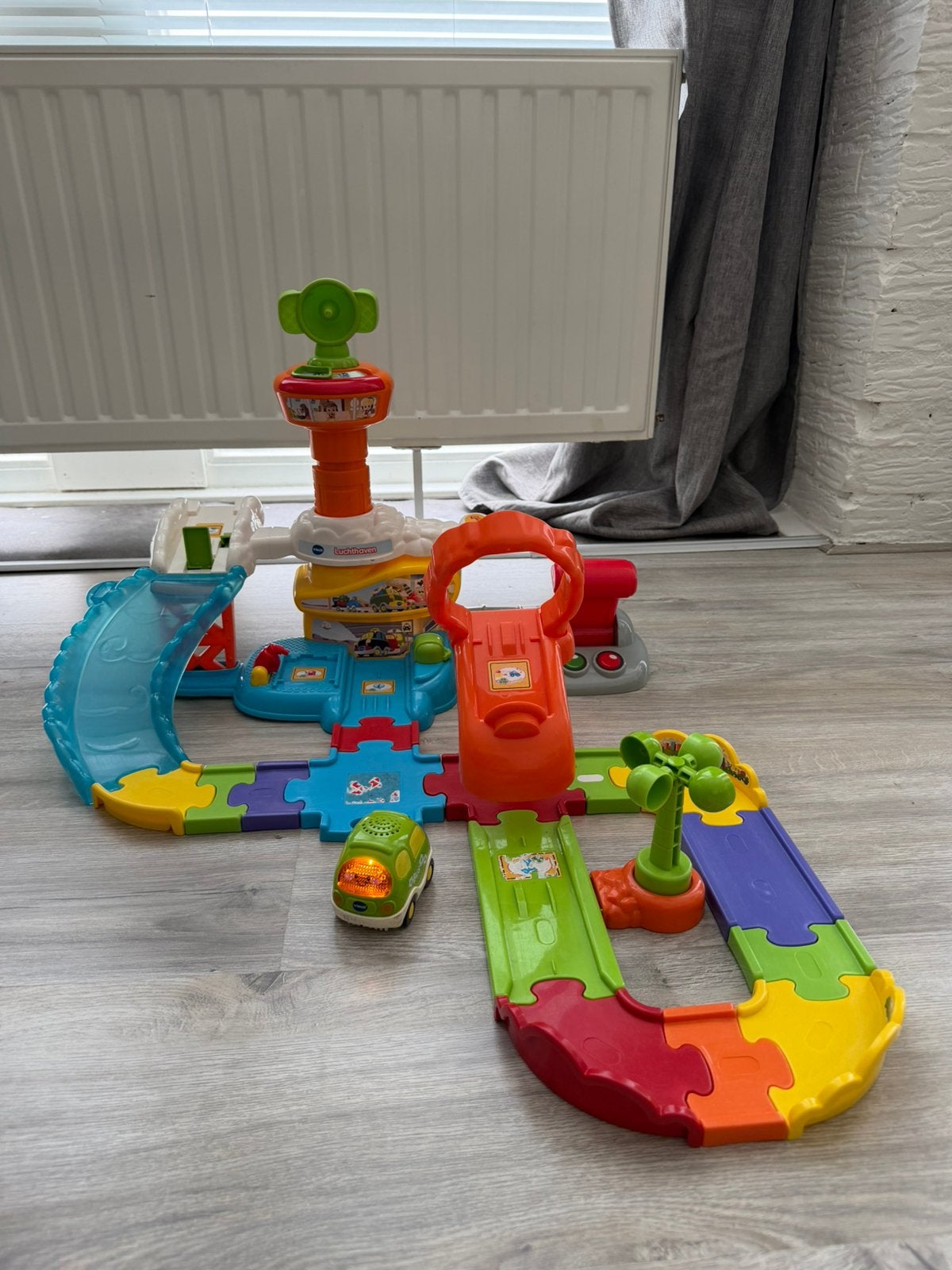 Toet toet auto vliegtuig vliegveld, Ophalen of Verzenden, Zo goed als nieuw, 2 tot 4 jaar