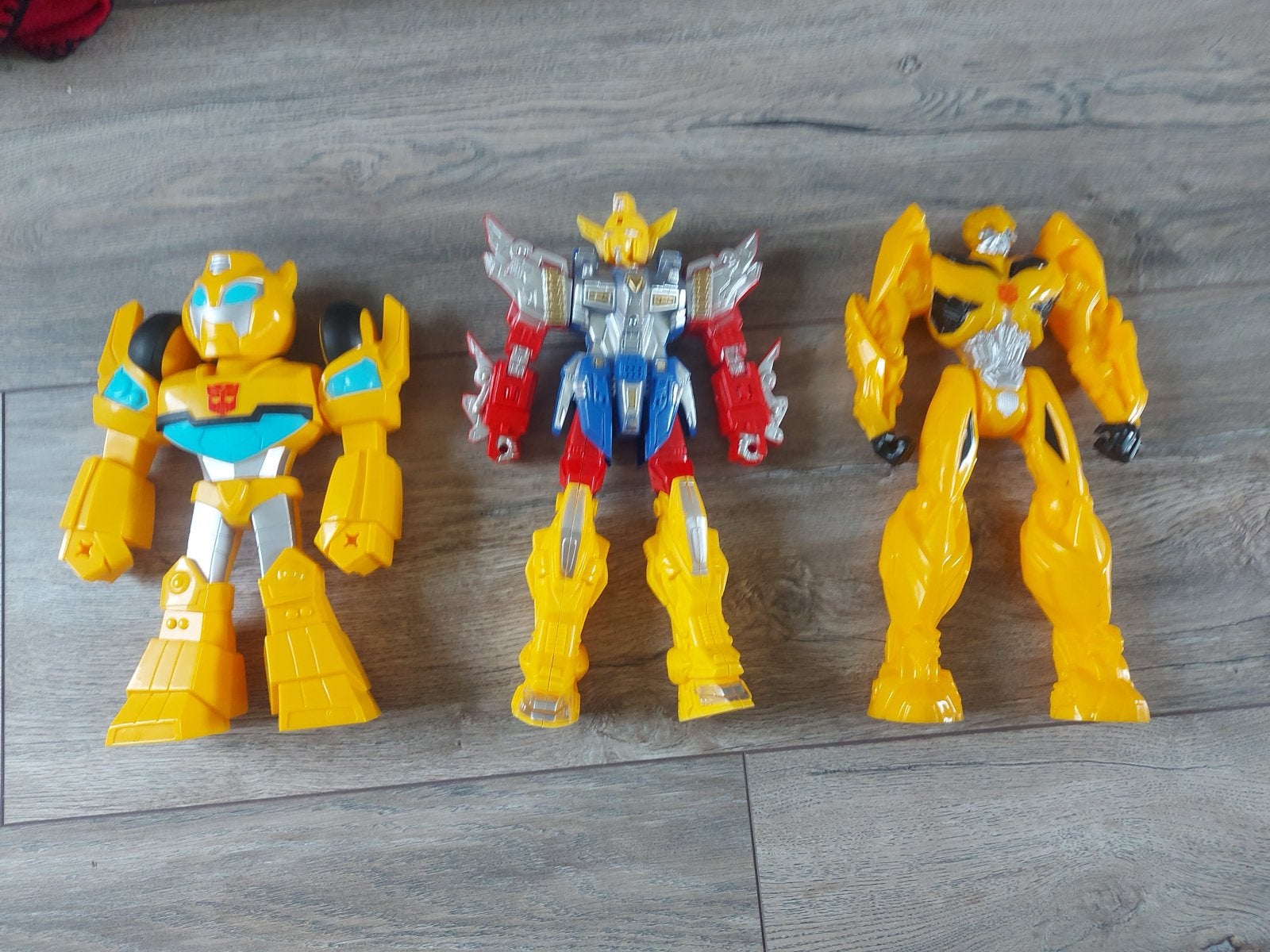 3 Transformers actiefiguren - Bumblebee en meer, Overige generaties, Ophalen of Verzenden, Gebruikt, Autobots