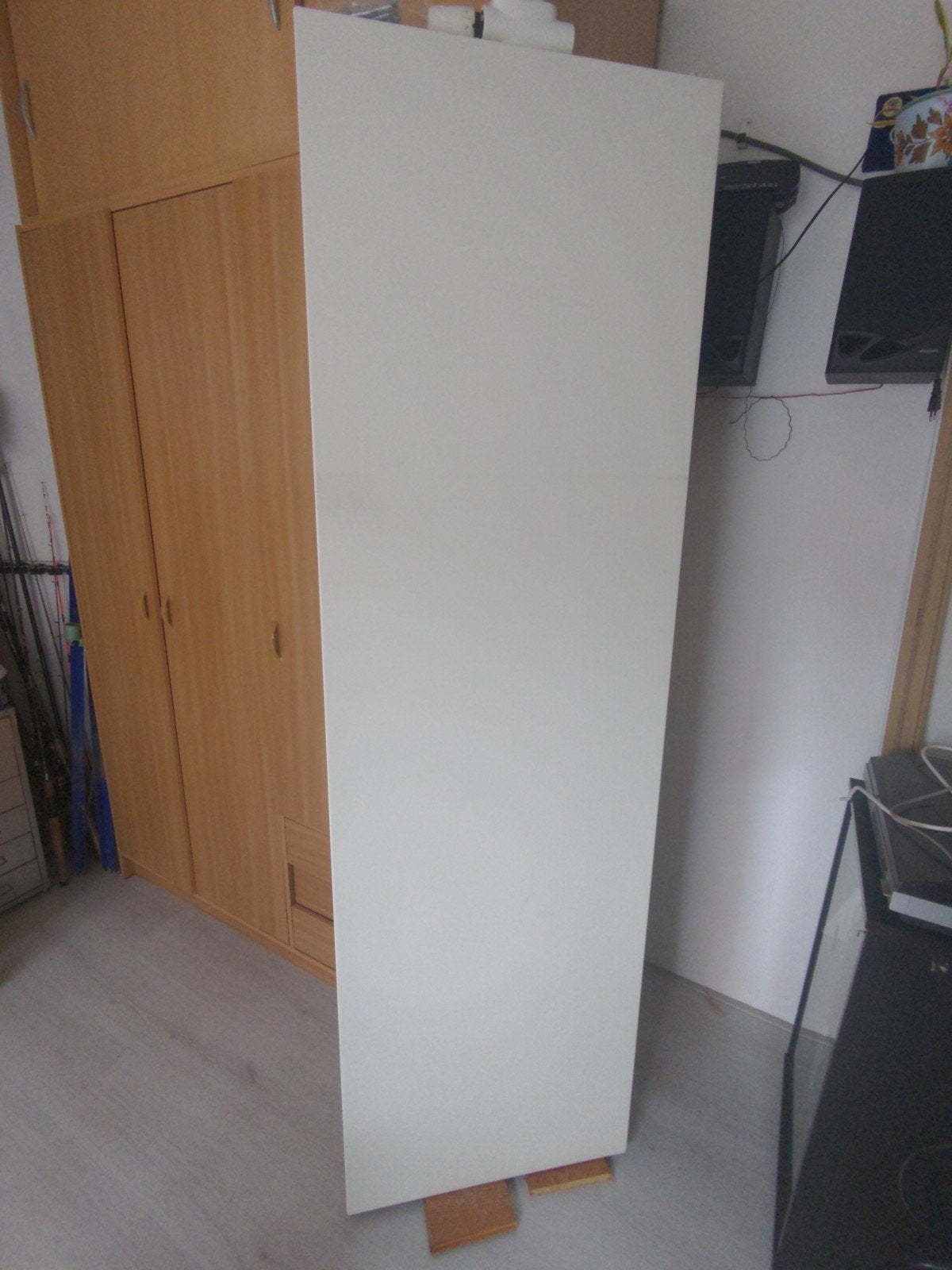 Verticale Radiator met Thermostaatknop - Zo goed als nieuw, Doe-het-zelf en Verbouw, Verwarming en Radiatoren, Ophalen, Radiator