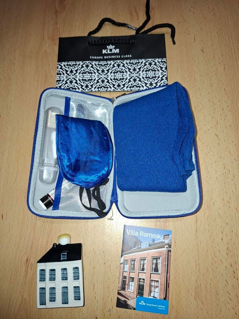 KLM huisjes  huisje 106 met business tas, Ophalen of Verzenden, Nieuw, 81 t/m 91, Gevuld