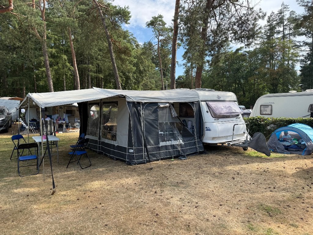 Complete Hobby 440 De Luxe (1997) – zeer compleet uitgevoerd, Caravans en Kamperen, Vast bed, Hobby, Treinzit, Particulier