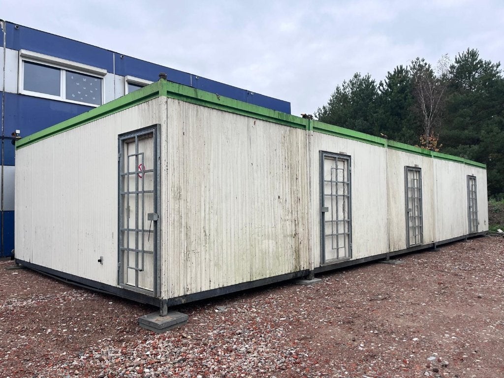 Ruim 5-delig unitgebouw – Diverse mogelijkheden, Zakelijke goederen, Ophalen
