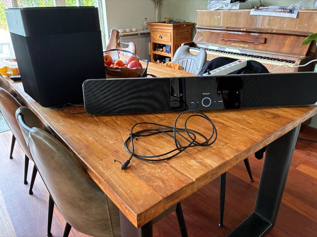 Soundbar Philips HTS 8141