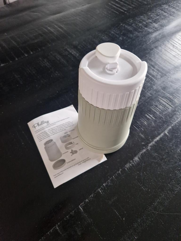 Philley melkpoeder bewaarbus (2 stuks) ook los tekoop, Kinderen en Baby's, Babyvoeding en Toebehoren, Ophalen of Verzenden, Zo goed als nieuw