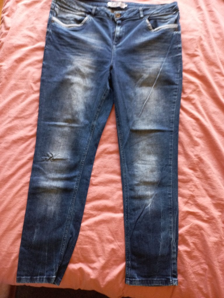 z.g.a.n. Blauwe spijkerbroek met gebleekte plekken, maat 48., Ophalen of Verzenden, Zo goed als nieuw, Blauw, Broek of Spijkerbroek