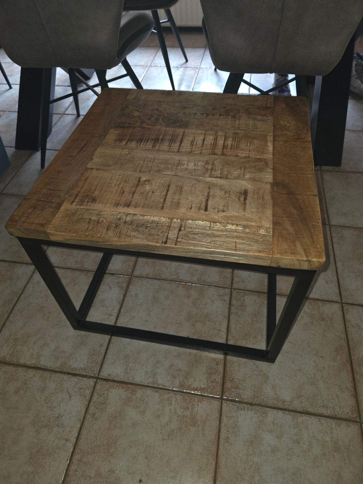 Mango bijzettafel met metalen onderstel, Minder dan 45 cm, Minder dan 55 cm, Gebruikt, Vierkant