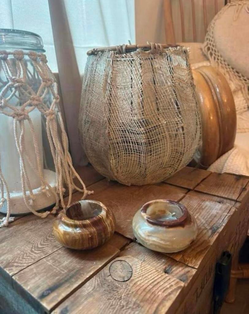 Twee bruine waxinelichthouders van marmer - zware kwaliteit, Ophalen of Verzenden, Zo goed als nieuw, Overige materialen, Minder dan 25 cm