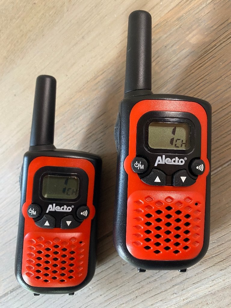 Alecto FR-15 Walkietalkie Set - 2 Stuks (100% Werkend), Gebruikt, Ophalen of Verzenden, Portofoon of Walkie-talkie, Met broekklem