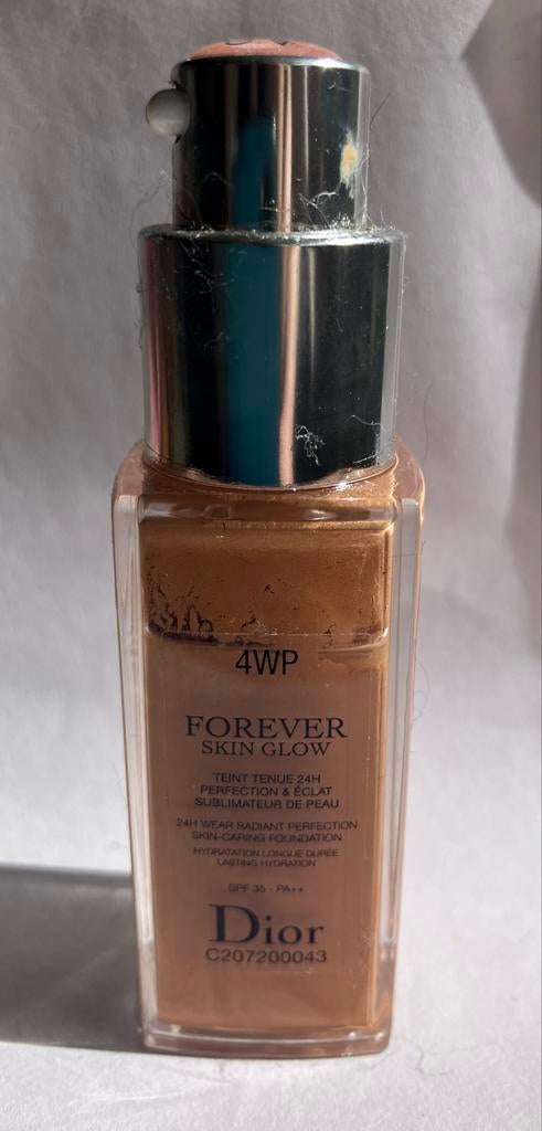Dior Forever Skin Glow Foundation 4WP, Bruin, Gehele gezicht, Ophalen of Verzenden, Zo goed als nieuw