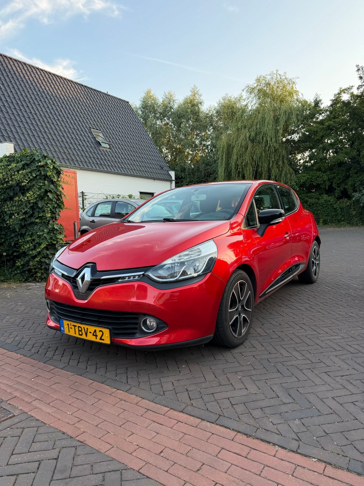 Renault Clio 0.9 TCE 66KW 5-DRS 2014, Auto's, Voorwielaandrijving, 898 cc, 40 €/maand, 540 kg