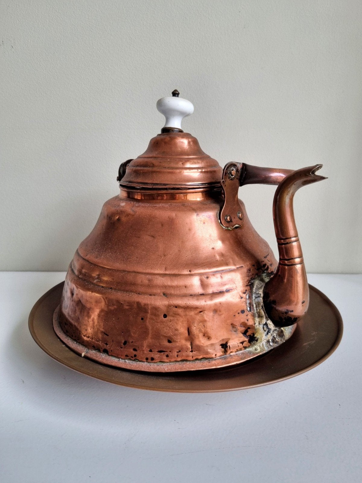 Antieke koperen ketel met originele onderschaal, Ophalen