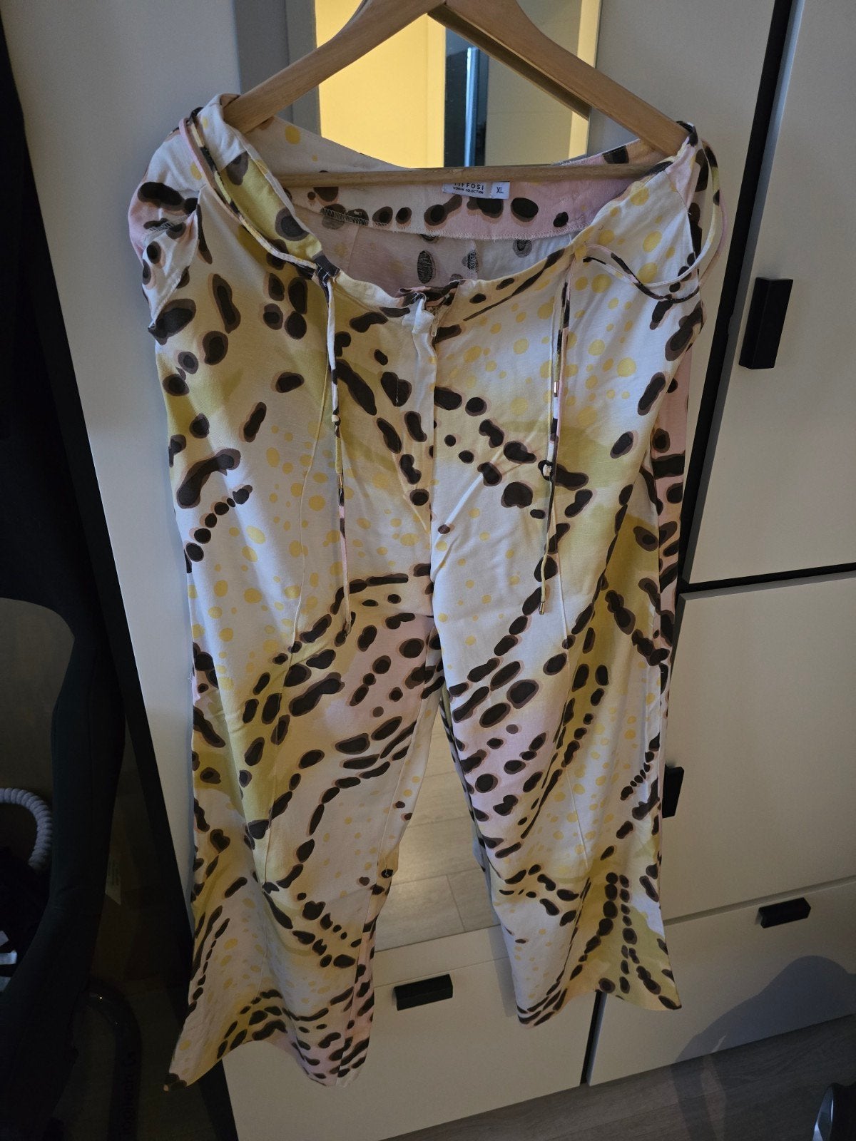 Broek, Ophalen of Verzenden, Zo goed als nieuw, Maat 46/48 (XL) of groter, Sjaal