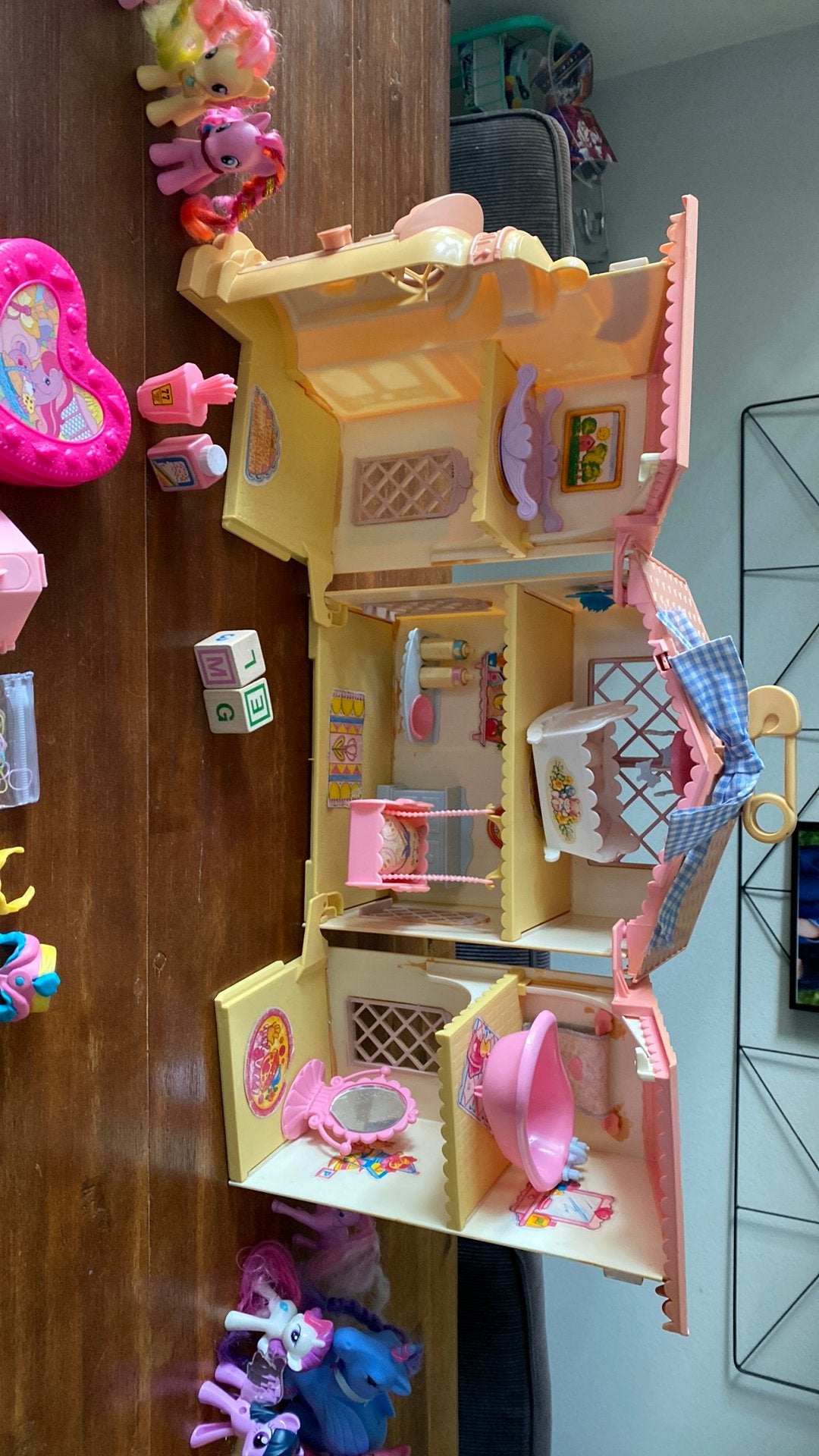 My little pony G1 Lullaby Nursery House zeer complete set, Verzamelen, Speelgoed, Ophalen of Verzenden, Zo goed als nieuw