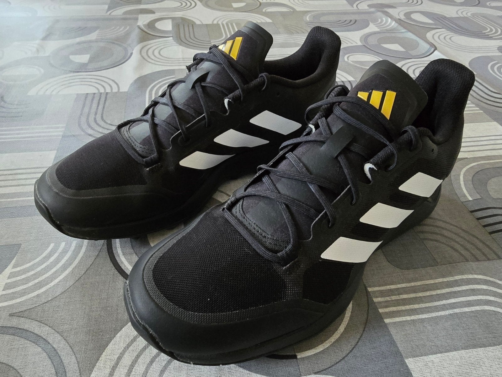 Nieuw! Adidas Zone Dox 2.2s Hockeyschoenen (Maat 43 1/3), Ophalen of Verzenden, Nieuw