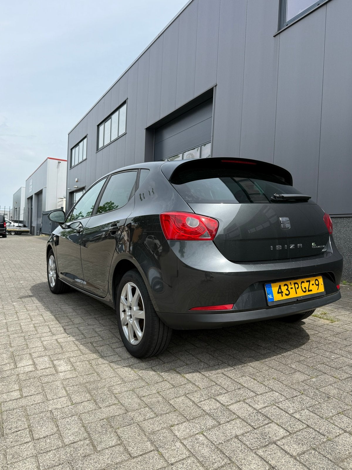 Seat Ibiza 1.2 TDI 55KW Ecomotive 2011 Grijs, Auto's, Voorwielaandrijving, 74 pk, 1199 cc, 96 €/maand