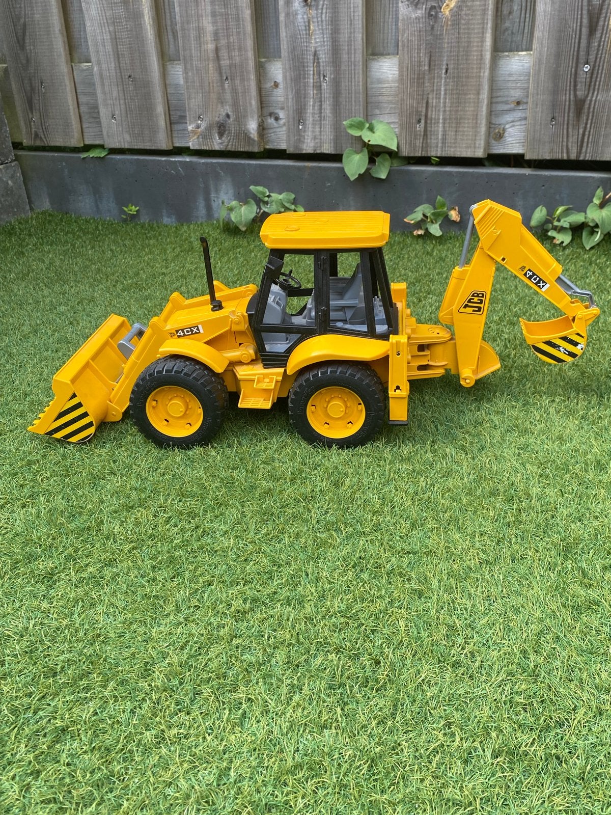 Bruder JCB 4CX Tractor met voorlader en bak - Speelgoed, Ophalen of Verzenden, Zo goed als nieuw