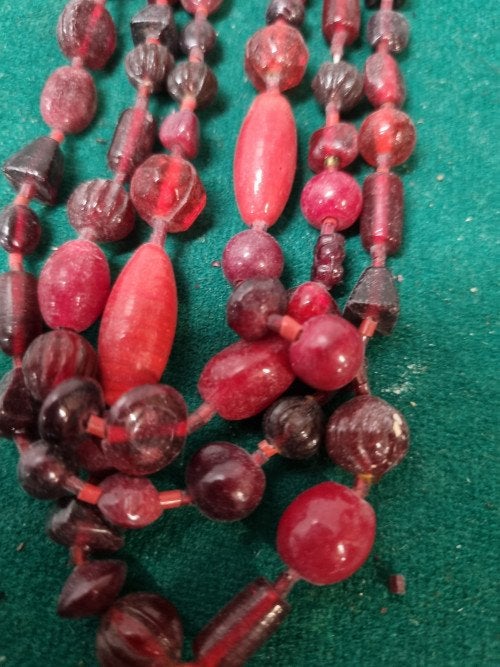 halsketting rood met glazen gralen mkm design, Sieraden, Tassen en Uiterlijk, Ophalen of Verzenden, 'T Olde Gre-j, Info@toldegrej.nl