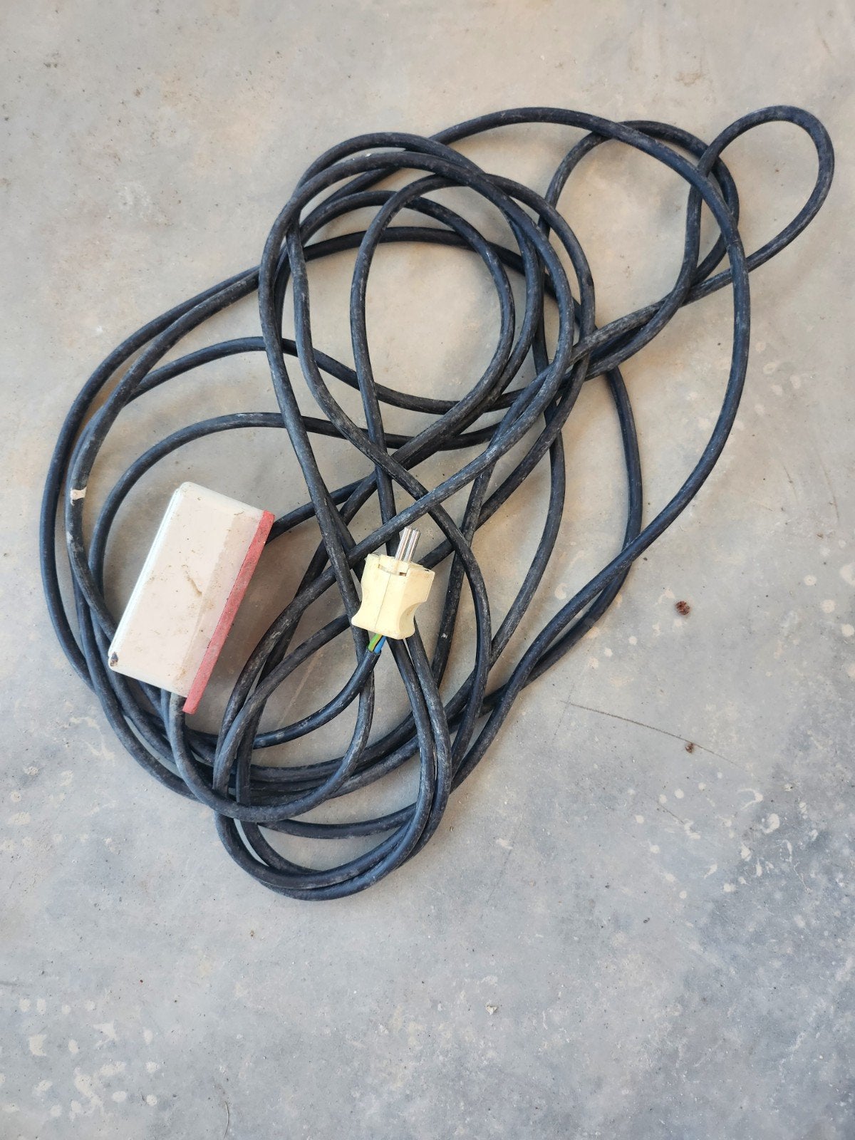 Verlengsnoer met stekkerdoos, Ophalen, Gebruikt, Kabel of Snoer