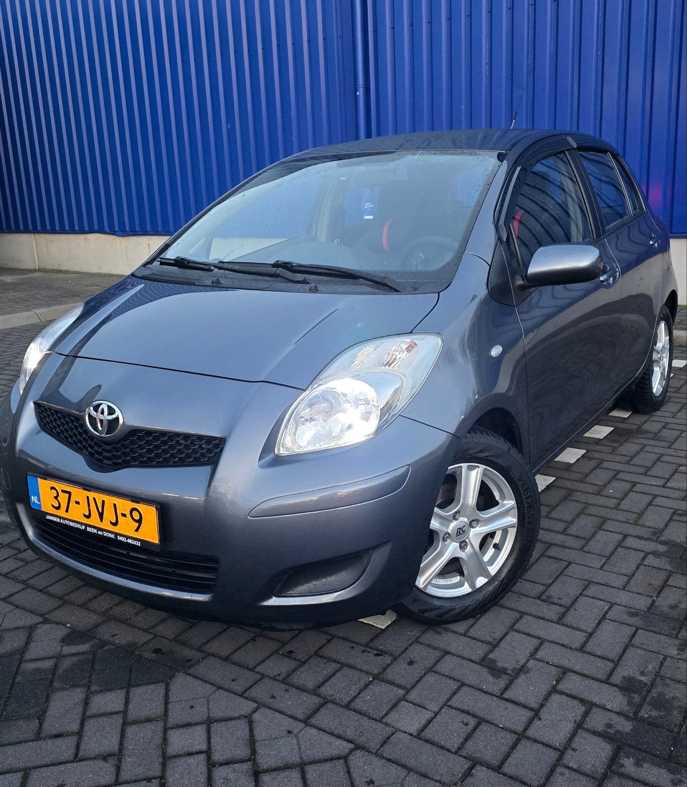 Toyota Yaris 1.3 16V Vvt-i 5DR MMT 2009 Blauw, Auto's, Stof, 40 €/maand, 750 kg, 4 cilinders