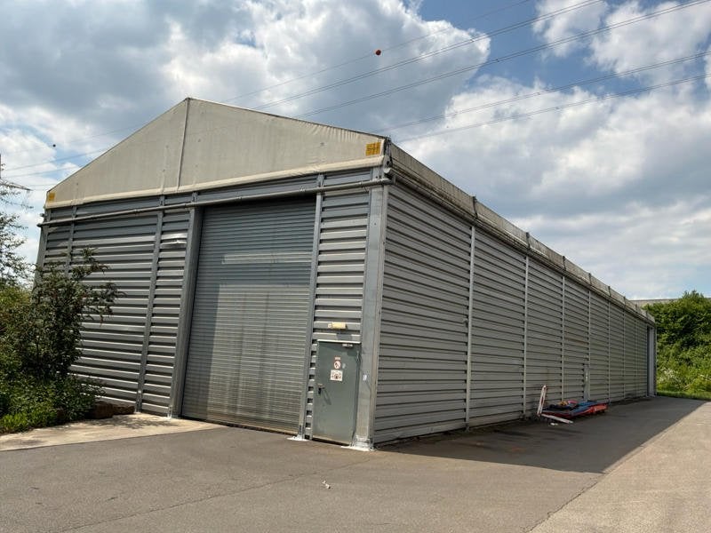 Opslaghal met tentzeil