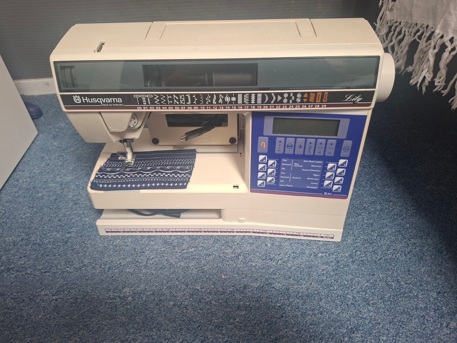 Husqvarna 530 LILY computer naaimachine Veelzijdig & Comple, Ophalen of Verzenden, Gebruikt, Naaimachine, Husqvarna