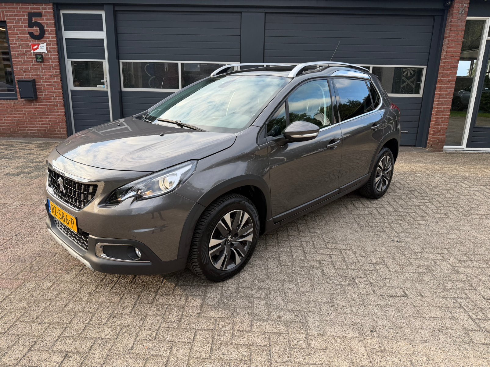 Peugeot 2008 1.2 VTI ALLURE 81KW 2018 CAM|TREKHAAK|NAVI