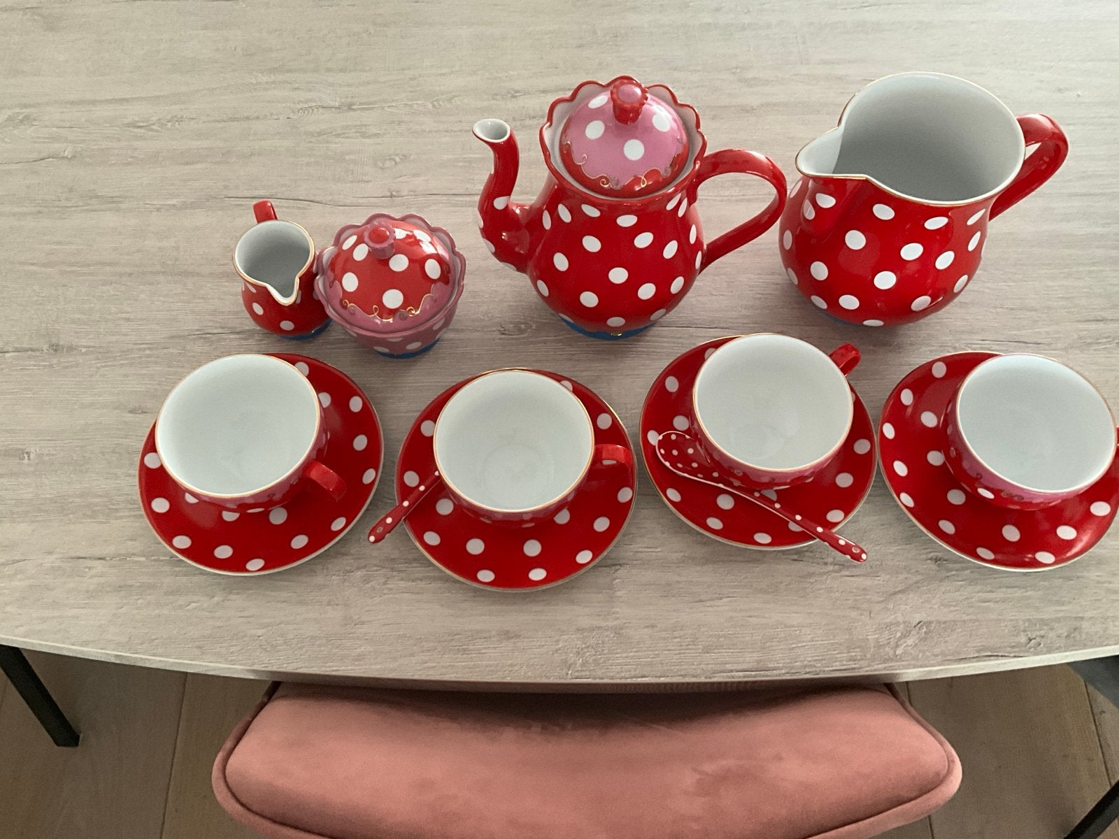 Oilily theeservies rood met witte stippen, Ophalen, Overige merken, Keramiek, Zo goed als nieuw