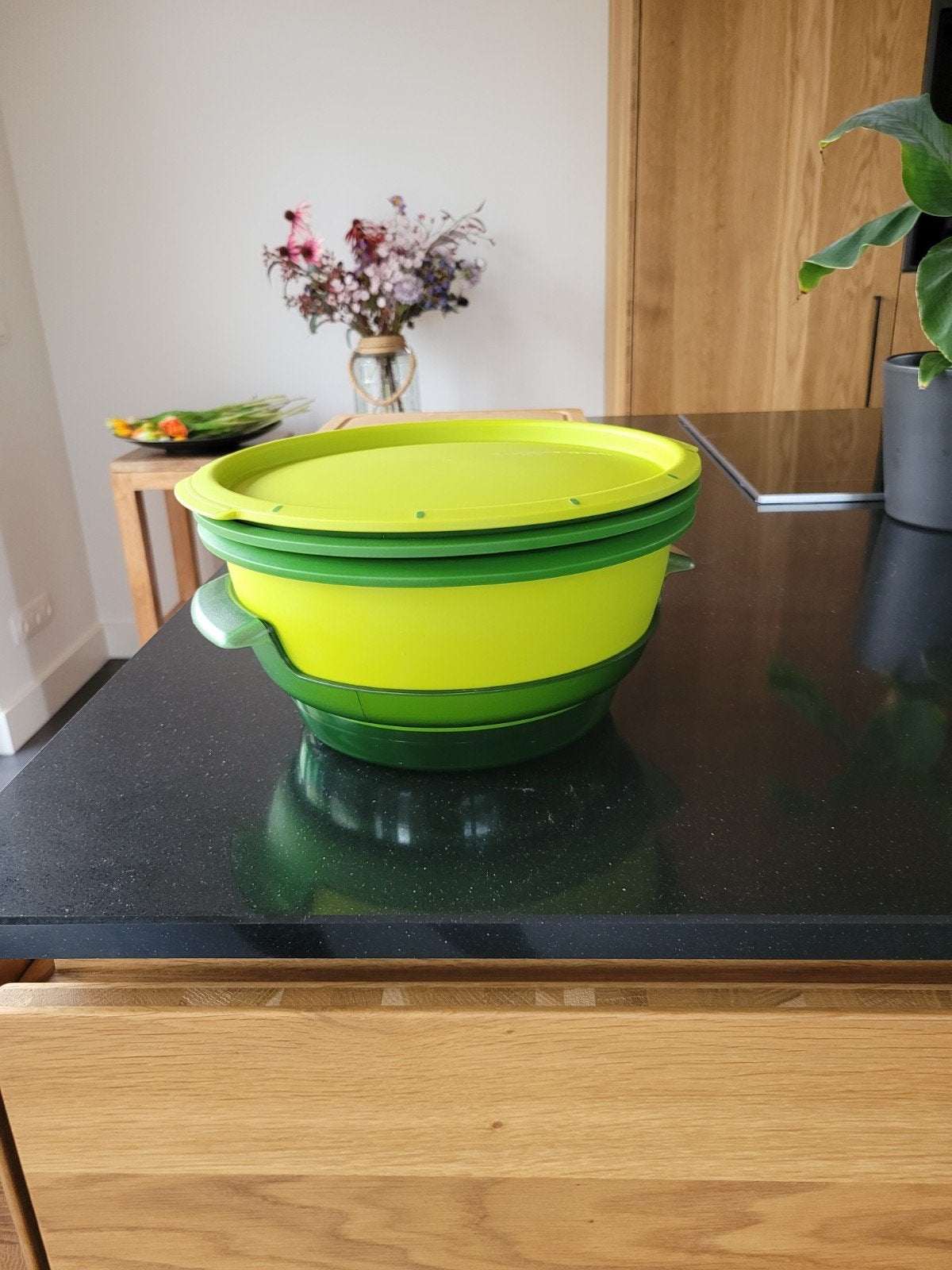 Tupperware Microgolf Stomer - Groen, Schaal, Ophalen of Verzenden, Zo goed als nieuw, Magnetronbestendig