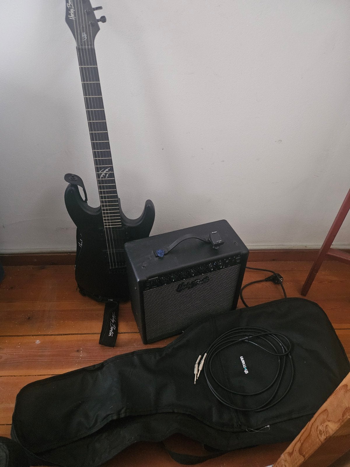 Harley Benton gitaarset: gitaar, versterker, kabels, hoes, Gebruikt, Met versterker, Solid body, Ophalen