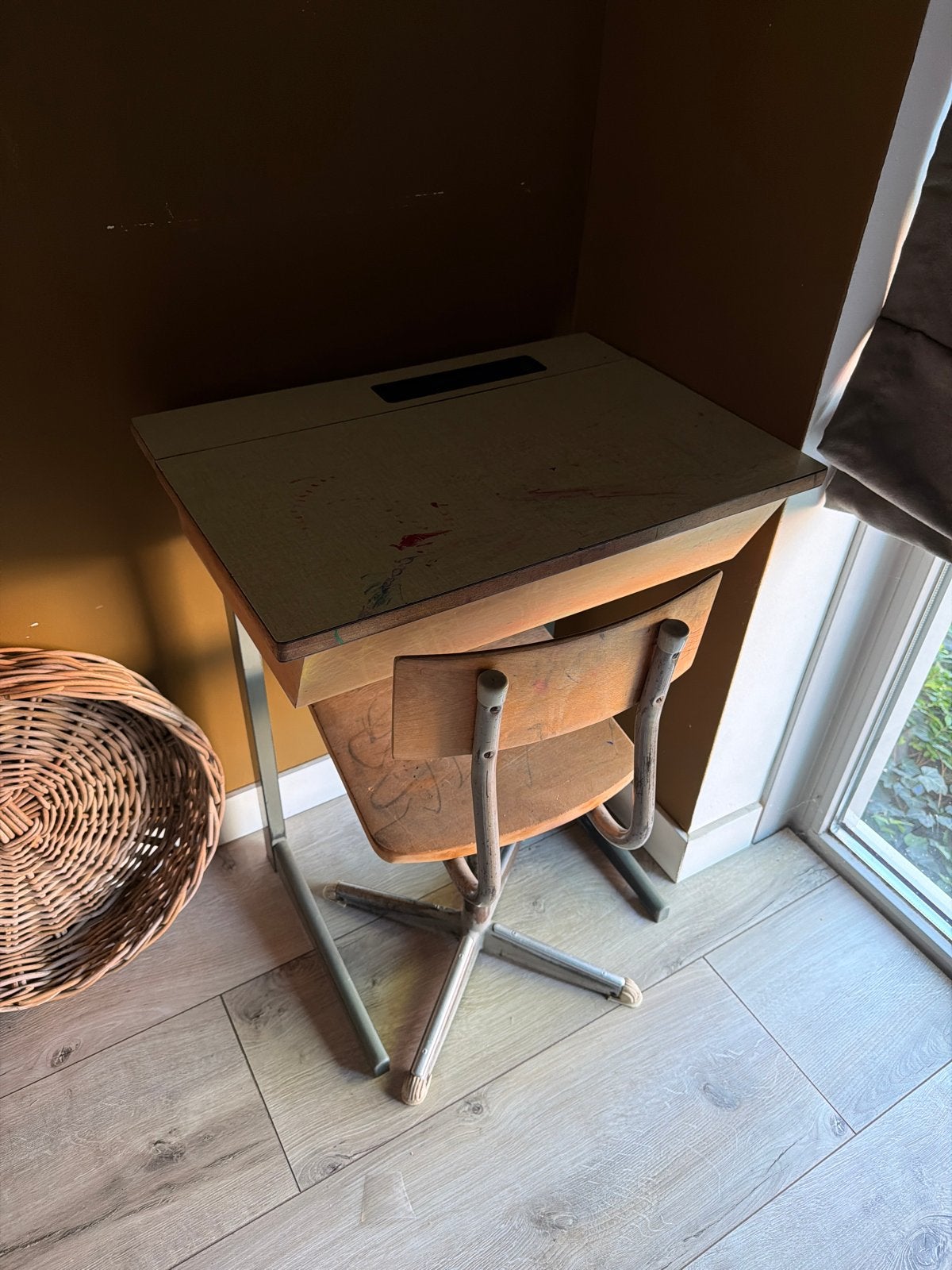 Vintage Kinderbureau met Stoel - Hout en Metaal, Ophalen, Gebruikt, Hout, Kinderbureau