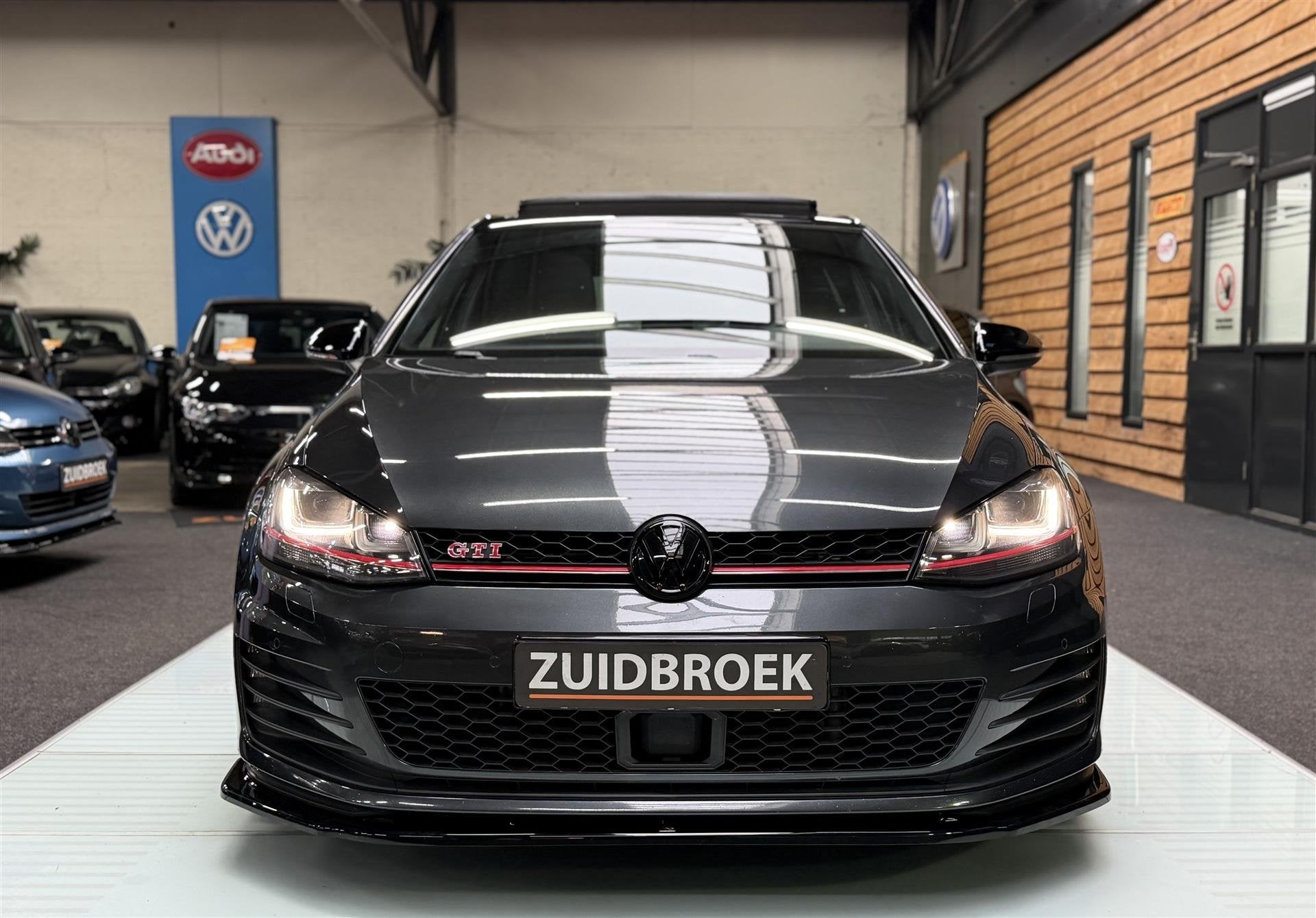Volkswagen Golf 2.0 GTI DSG | Pano | Dynaudio | Maxton | Nav, Gebruikt, 4 cilinders, Bedrijf, Golf