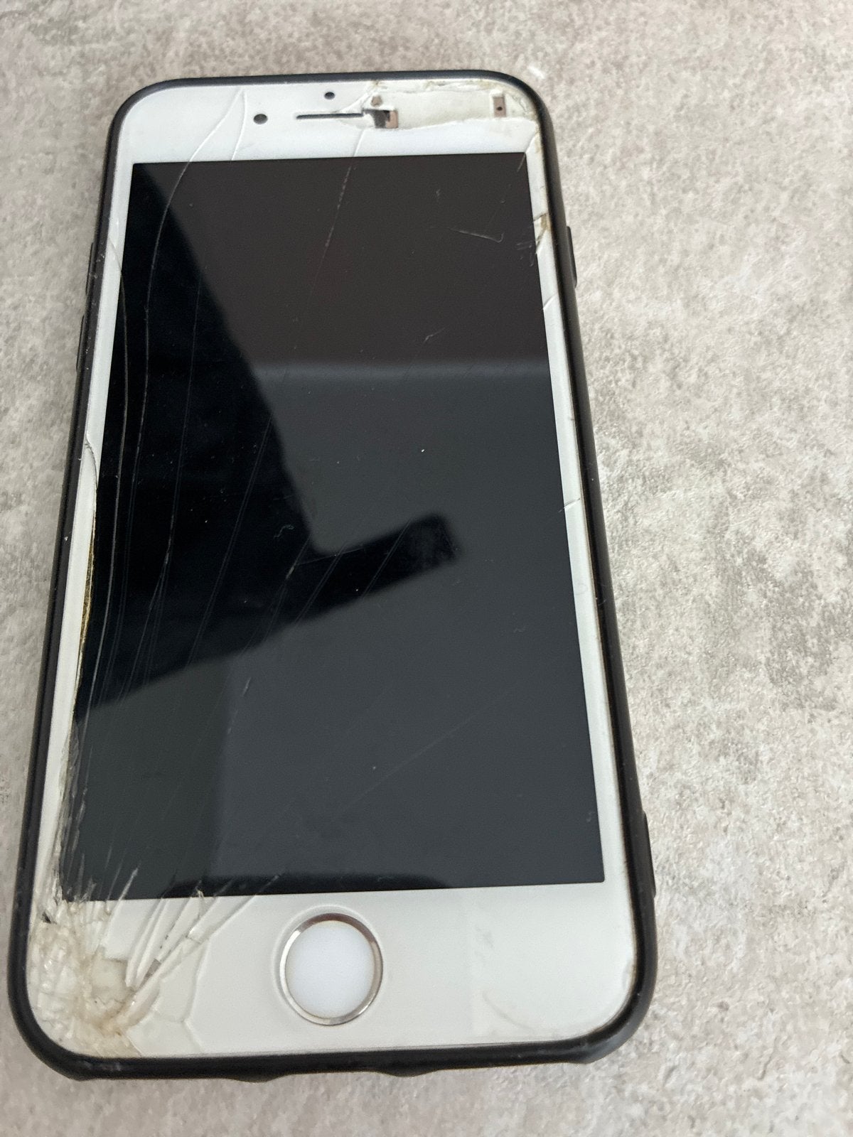 Defecte iPhone 7 - Scherm gebroken, Telecommunicatie, Mobiele telefoons | Apple iPhone, Ophalen of Verzenden, Niet werkend, Wit