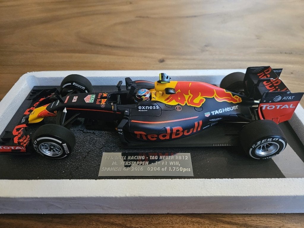 Formule1 schaalmodel 1Ste F1 win Spanish 2016 Max Verstappen, Verzamelen, Automerken, Motoren en Formule 1, Ophalen of Verzenden
