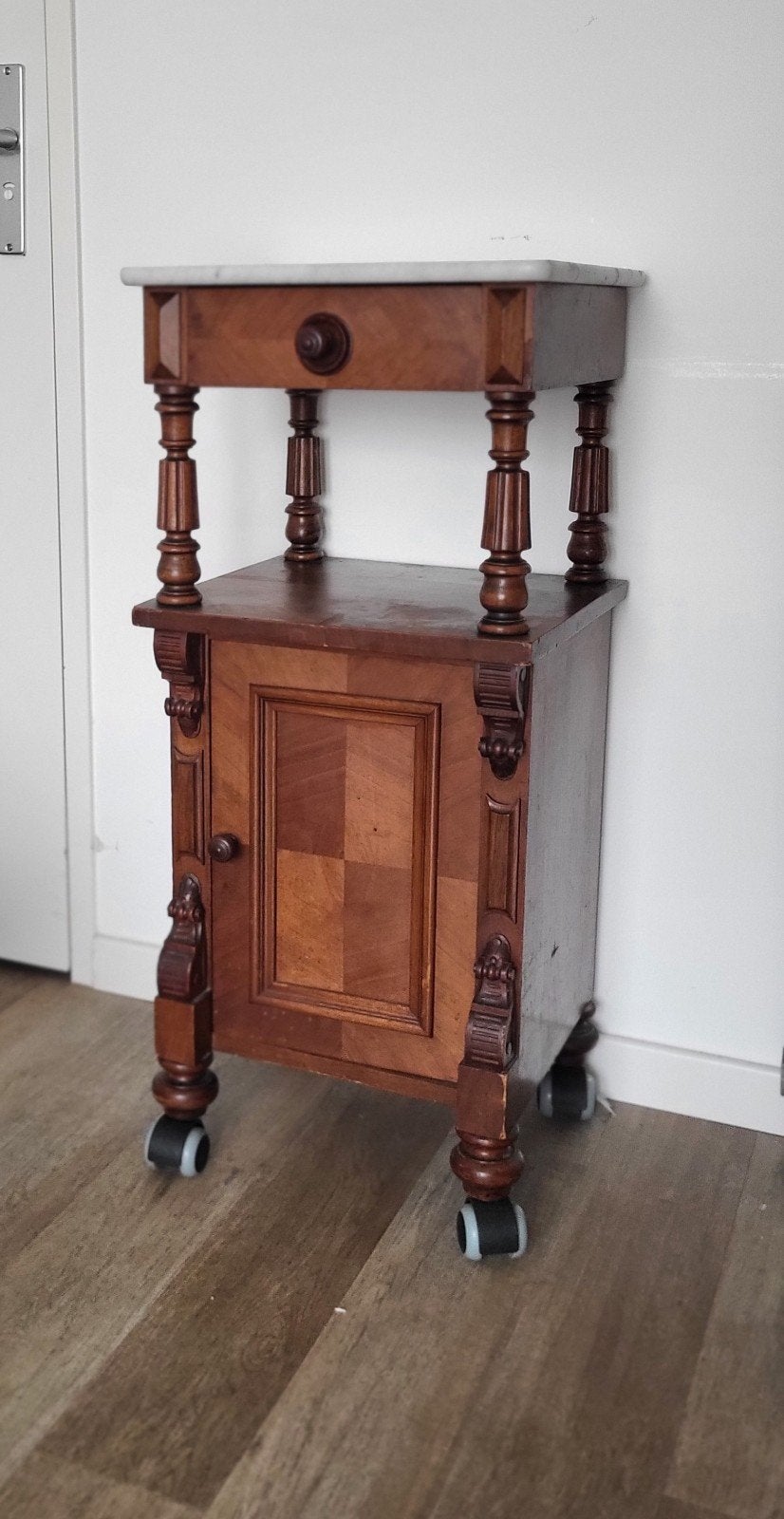 Antiek nachtkastje met marmeren blad en lade, Huis en Inrichting, Ophalen, Minder dan 45 cm, 70 cm of meer