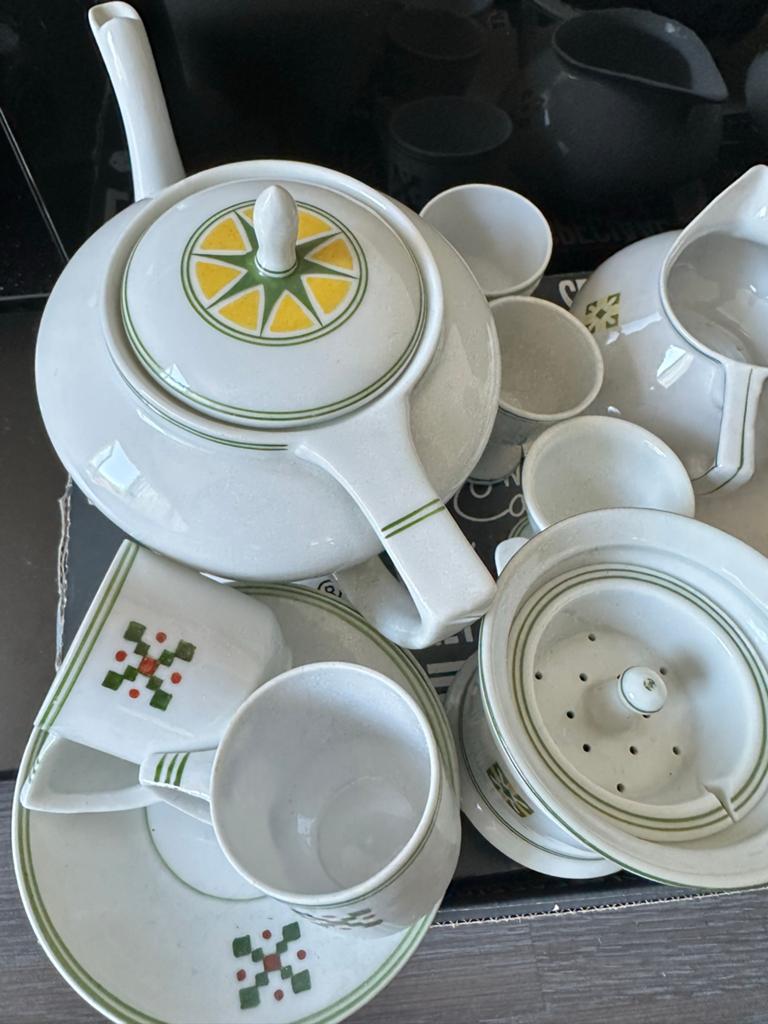 Divers Maastricht Regout aardewerk servies - Onbeschadigd, Antiek en Kunst, Ophalen of Verzenden