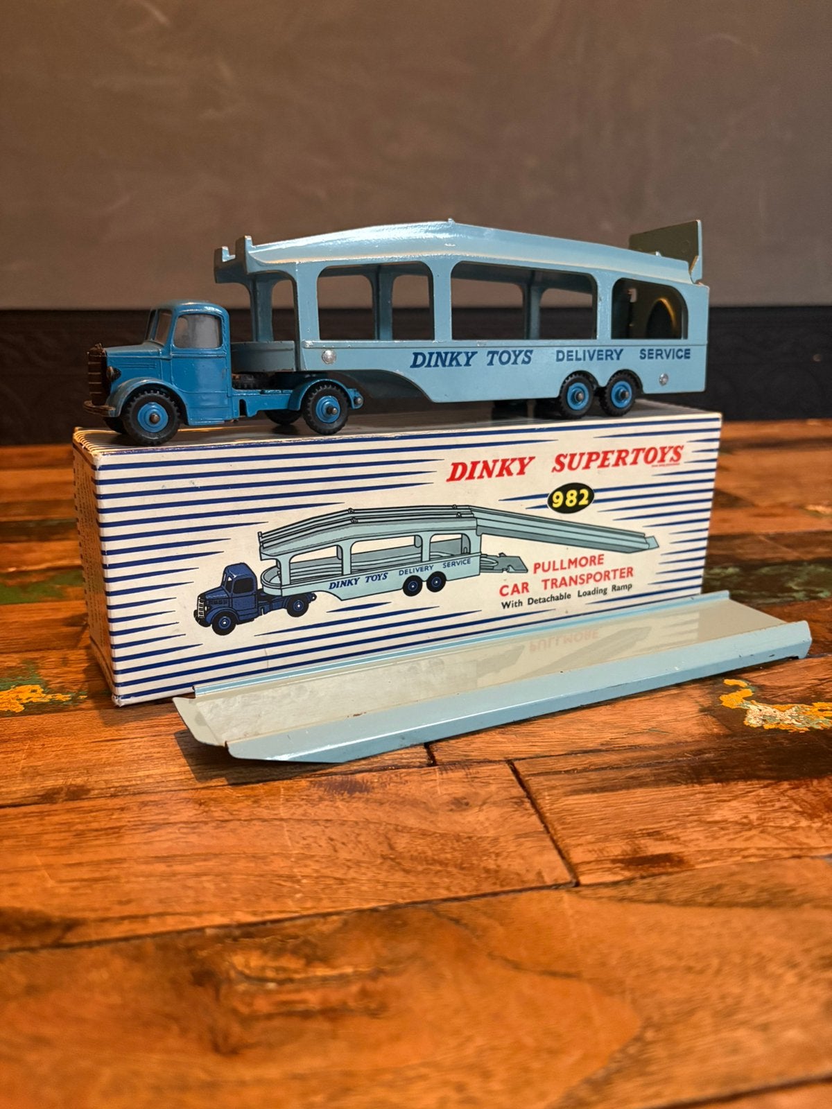 Dinky toys 982 Pullmore Car Transporter + doos, Ophalen of Verzenden, Zo goed als nieuw
